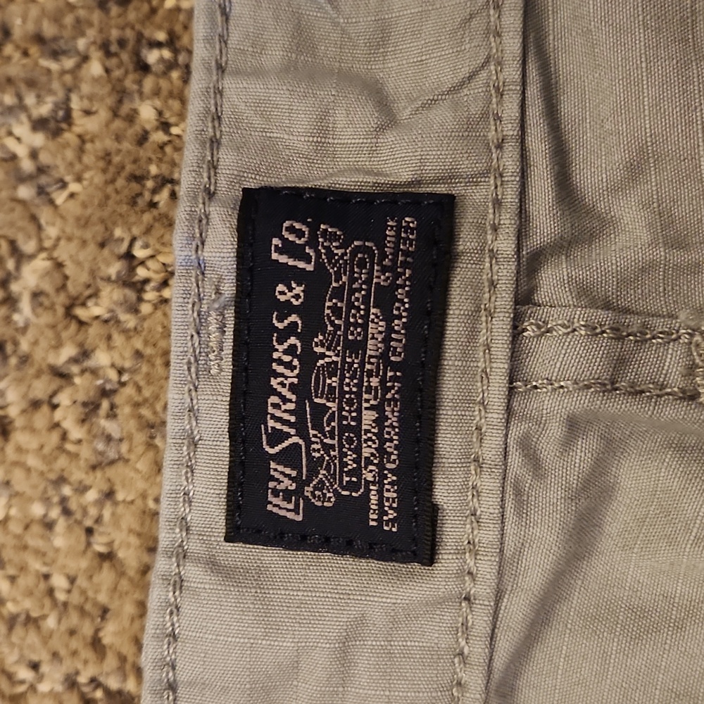Levi's - Picture 4 of 6